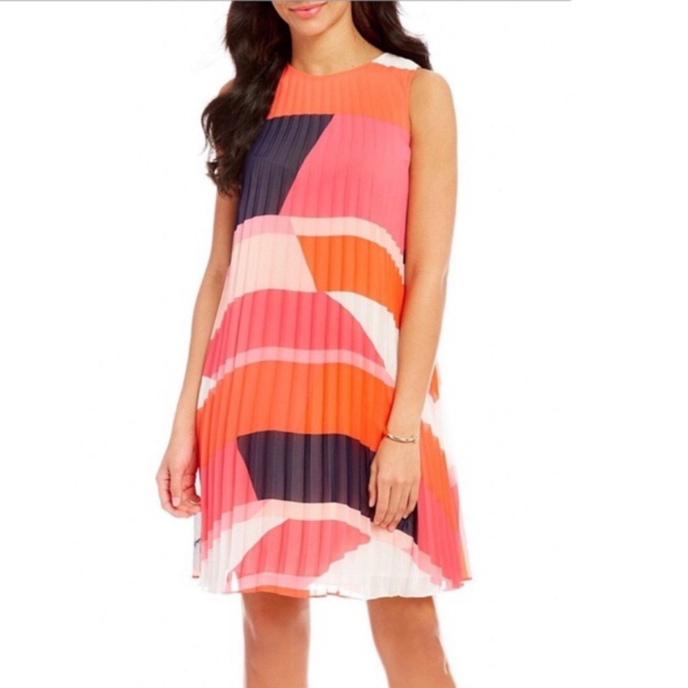 Vince Camuto geometric pleated chiffon dress NWT 6